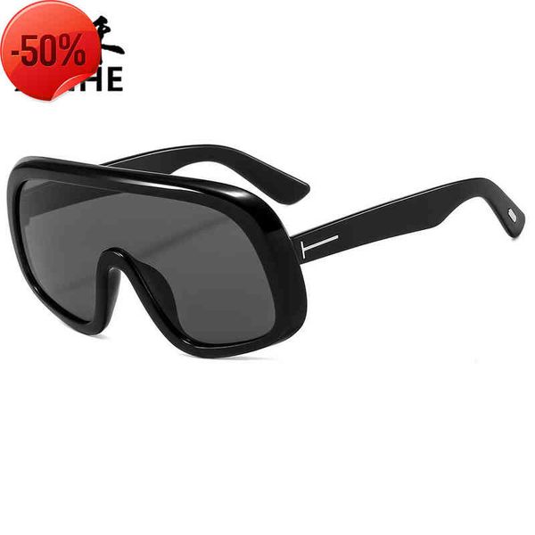 new fashion one-piece large sunglasses pc frame men's and women's versatile sunglasses t-shaped glassesthe factory directly, White;black
new fashion one-piece large sunglasses pc frame men's and women's versatile sunglasses t-shaped glassesthe factory directly, White;black
