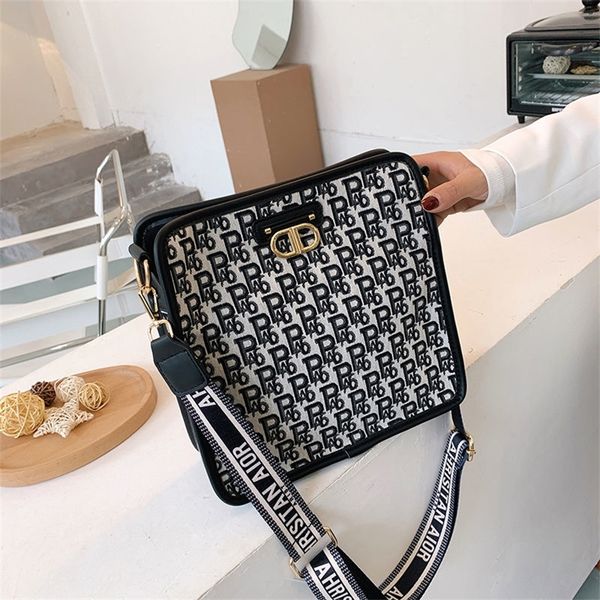embroidered small square canvas broadband single messenger women's ziwen same large capacity 90% off shop clearance
embroidered small square canvas broadband single messenger women's ziwen same large capacity 90% off shop clearance