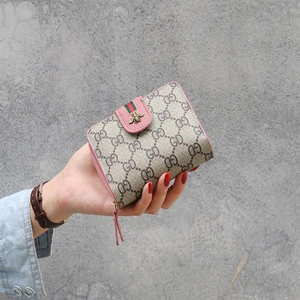 4 colors wallets men women fashion card holder credit cards changes cute short bee pattern wallet227a, Red;black
4 colors wallets men women fashion card holder credit cards changes cute short bee pattern wallet227a, Red;black