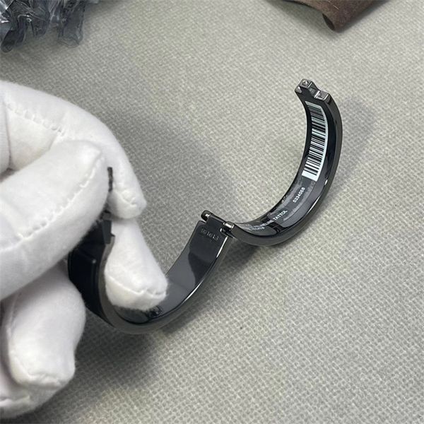new letter buckle bracelet black bangle stainless steel design women's love bracelet ladies men jewelry enamel bracelets with original
new letter buckle bracelet black bangle stainless steel design women's love bracelet ladies men jewelry enamel bracelets with original