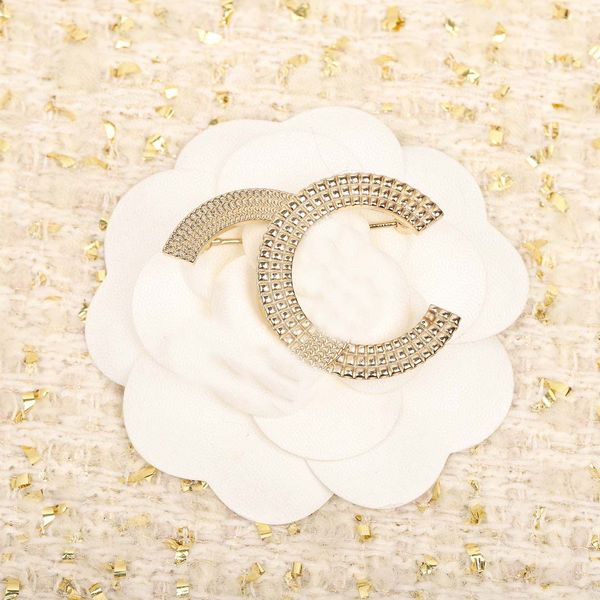 2022 charm brooch in 18k gold plated for women wedding jewelry gift have box stamp ps4267a, Golden
2022 charm brooch in 18k gold plated for women wedding jewelry gift have box stamp ps4267a, Golden