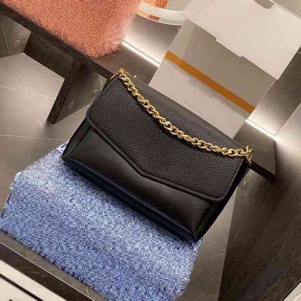 shoulder bags luxury brand fashion simple small square bag women's designer real leather gold chain mobile phone handbags 211220
shoulder bags luxury brand fashion simple small square bag women's designer real leather gold chain mobile phone handbags 211220