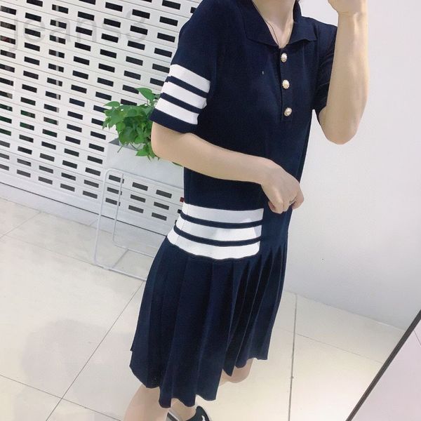 casual dresses designer 2022 summer new tb college style ice silk knitting short sleeve polo collar small man pleated skirt dress women', Black;gray
casual dresses designer 2022 summer new tb college style ice silk knitting short sleeve polo collar small man pleated skirt dress women', Black;gray