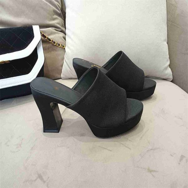 luxury fashion casual summer louiseity men women channel sandals slippers multicolor platform wedge heels letters viutonity d034, Black
luxury fashion casual summer louiseity men women channel sandals slippers multicolor platform wedge heels letters viutonity d034, Black