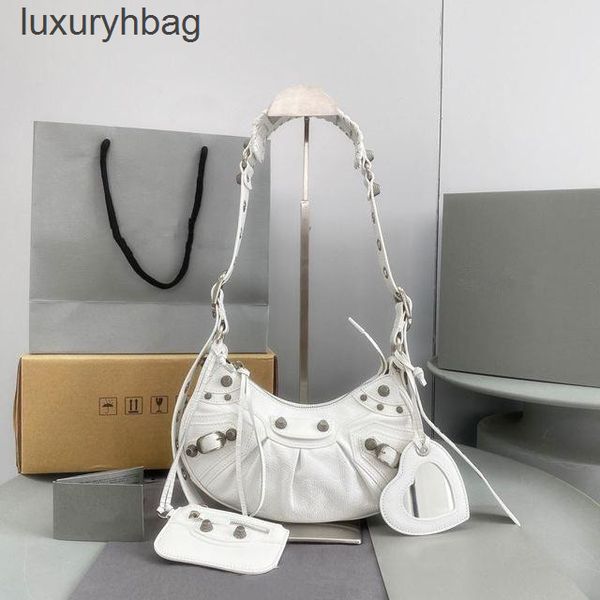 caogle bags lecagole designer handbags 2022 le women handbags classic motorcycle rivet leather half saddle single shoulder strap female bag
caogle bags lecagole designer handbags 2022 le women handbags classic motorcycle rivet leather half saddle single shoulder strap female bag