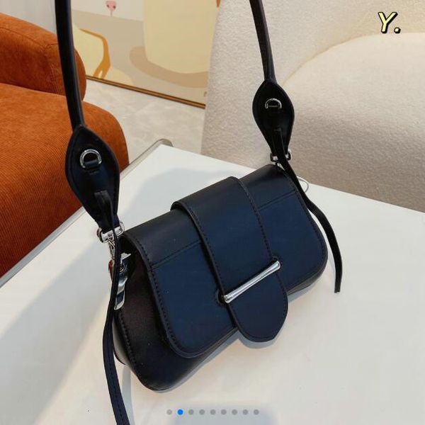 famous designer underarm bag classic women shoulder bag leather lady chain crossbody pouch luxurys designers tote handbag purse
famous designer underarm bag classic women shoulder bag leather lady chain crossbody pouch luxurys designers tote handbag purse
