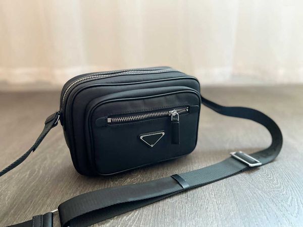 ladies men's nylon shoulder camera bag fashion lightweight versatile fashion design crossbody
ladies men's nylon shoulder camera bag fashion lightweight versatile fashion design crossbody