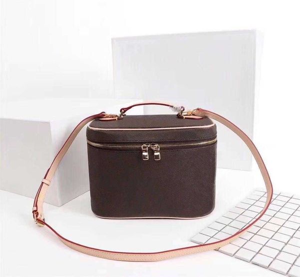 bucket wholesale bag for women classic cosmetic case leather women shoulder bag tote handbag presbyopic purse makeup case purse
bucket wholesale bag for women classic cosmetic case leather women shoulder bag tote handbag presbyopic purse makeup case purse