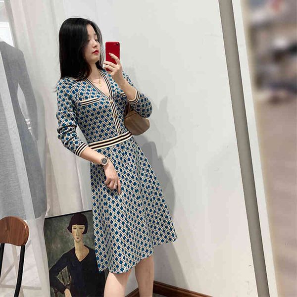 casual dresses high end autumn winter v-neck plaid knitted dress small medium long slim waist temperament a-line skirt kgqr, Black;gray
casual dresses high end autumn winter v-neck plaid knitted dress small medium long slim waist temperament a-line skirt kgqr, Black;gray