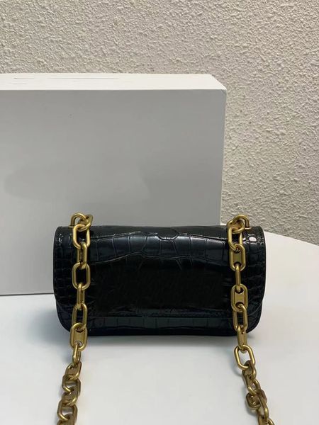 2022luxurys designers fashion brushed shoulder bag for women bags backpack cross body pack womens leather handbag lady messenger bag 111
2022luxurys designers fashion brushed shoulder bag for women bags backpack cross body pack womens leather handbag lady messenger bag 111