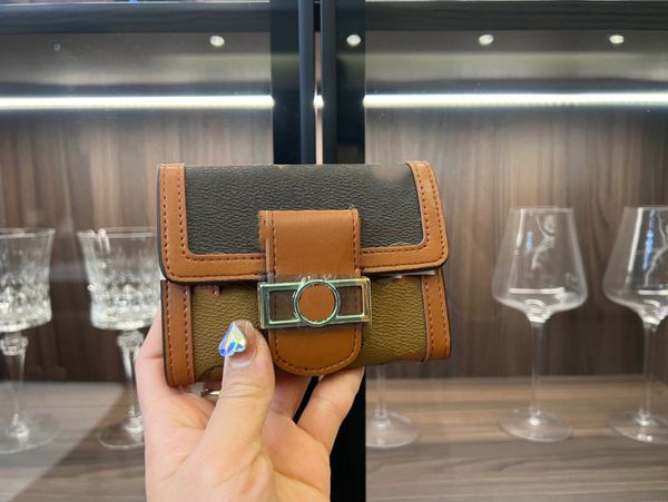 women designers luxurious purse cluth wallet classic passport card holder wholesale cheque book genuine leather gift box old flower 12cm min, Red;black
women designers luxurious purse cluth wallet classic passport card holder wholesale cheque book genuine leather gift box old flower 12cm min, Red;black