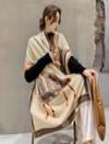 2020 winter scarf women cashmere scarf new fashion warm foulard lady horse scarves color matching thick soft shawls wraps, Blue;gray
2020 winter scarf women cashmere scarf new fashion warm foulard lady horse scarves color matching thick soft shawls wraps, Blue;gray