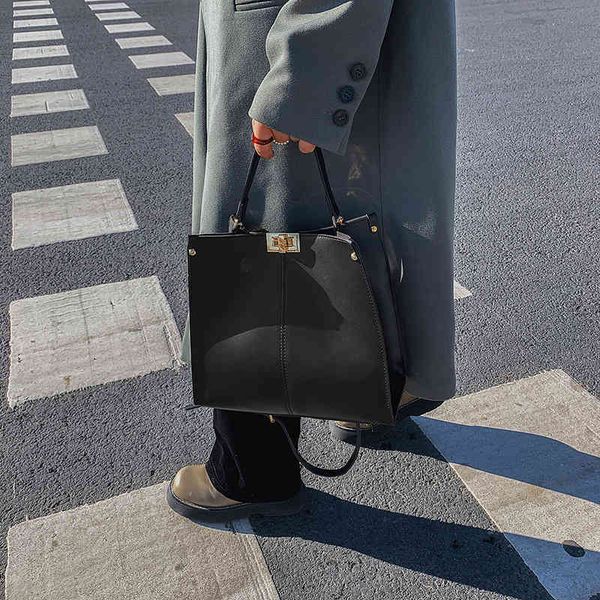 fashion women's new high-quality versatile bag luxury designer high sense version solid color tote large capacity commuting profsional
fashion women's new high-quality versatile bag luxury designer high sense version solid color tote large capacity commuting profsional