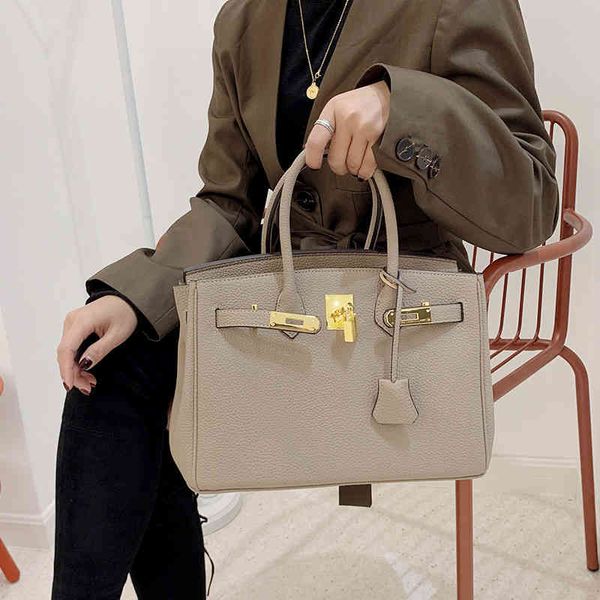 original edition designer classic hremm bags lychee pattern kelyss platinum bag womens hand 2023 new one shoulder highgrade feeling oblique
original edition designer classic hremm bags lychee pattern kelyss platinum bag womens hand 2023 new one shoulder highgrade feeling oblique
