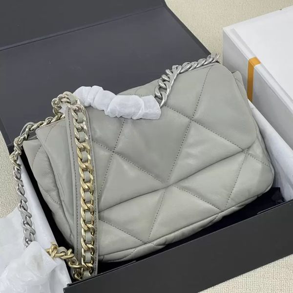 2022ss f/w early fall 19 series grey lambskin quilted bags medium silver metal turn lock two-tone chain crossbody shoulder luxury designer s
2022ss f/w early fall 19 series grey lambskin quilted bags medium silver metal turn lock two-tone chain crossbody shoulder luxury designer s