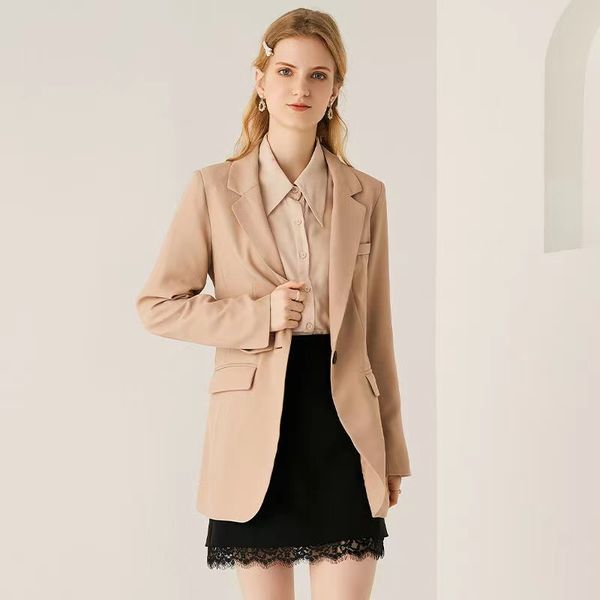 182 fashion women suit designer clothes blazer with full letters 2022 spring new released, White;black
182 fashion women suit designer clothes blazer with full letters 2022 spring new released, White;black
