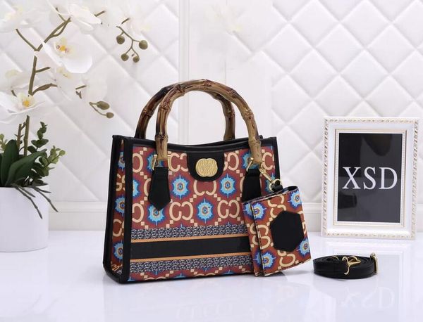 womens designer tote handbag bamboo bags luxurys vintage small handle bag lady high-quality totes 2022 fashion crossbody shouler purses 8001
womens designer tote handbag bamboo bags luxurys vintage small handle bag lady high-quality totes 2022 fashion crossbody shouler purses 8001
