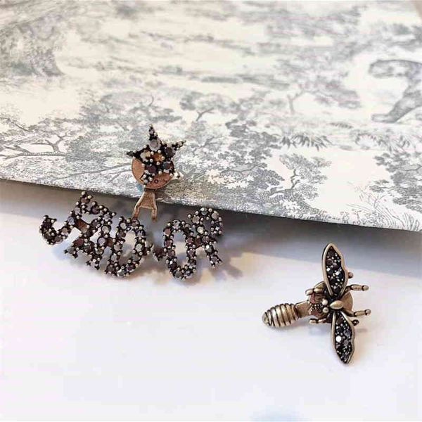 high-end version letter star asymmetric earrings female light luxury fashion earrings, Golden
high-end version letter star asymmetric earrings female light luxury fashion earrings, Golden