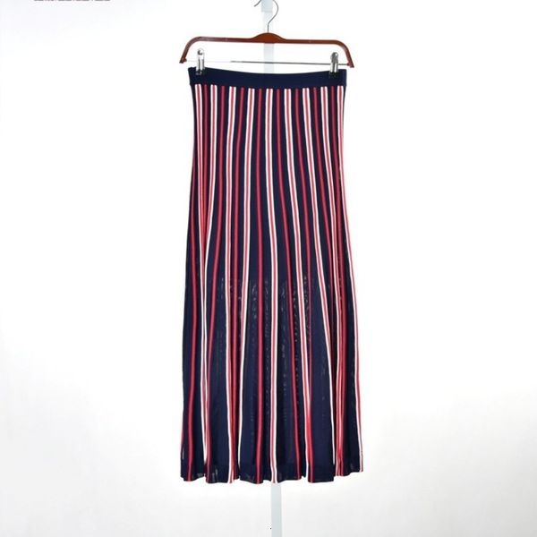 skirts spring and summer ice silk fabric wind rainbow stripe elegant knitted skirt, Black
skirts spring and summer ice silk fabric wind rainbow stripe elegant knitted skirt, Black