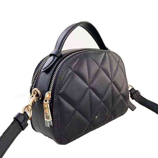 women's single shoulder diagonal handbag c family round bag2022 luxury brand fashion design versatile ladies bags
women's single shoulder diagonal handbag c family round bag2022 luxury brand fashion design versatile ladies bags