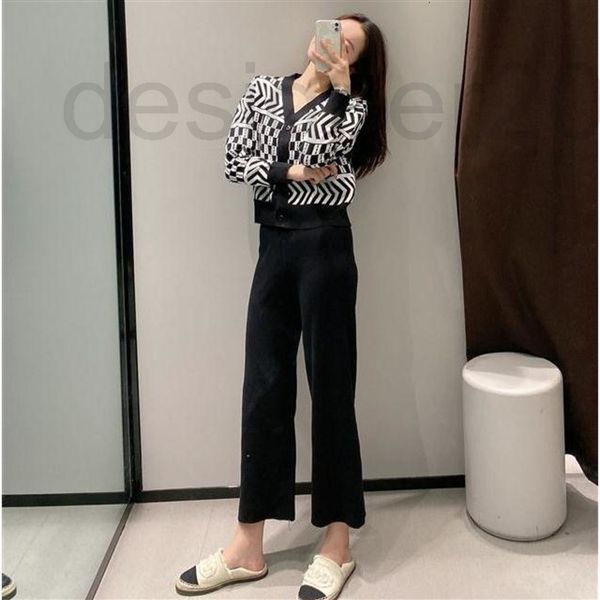 two piece dress designer autumn and winter 2020 new vintage plaid knitted jacket women's loose versatile short college style sweater su, White
two piece dress designer autumn and winter 2020 new vintage plaid knitted jacket women's loose versatile short college style sweater su, White