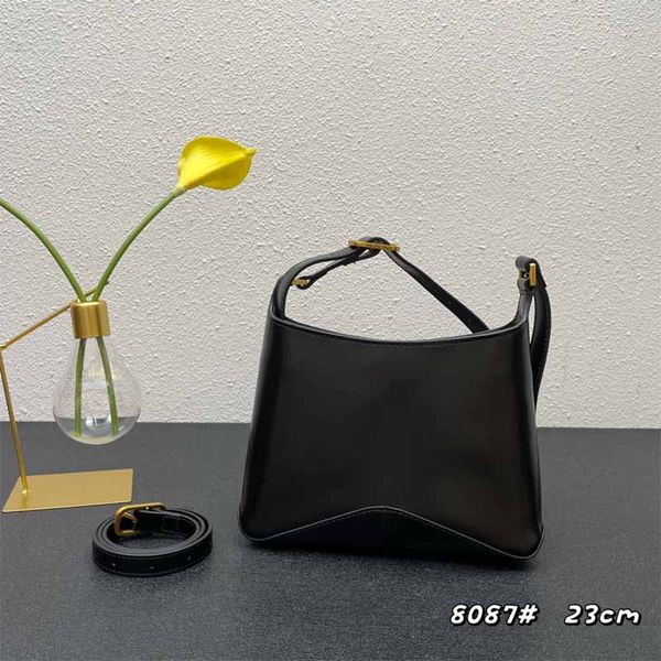 leather totes luxury designer bags metal design adjustable shoulder bags women's casual wallets fashion messenger bag fast delivery
leather totes luxury designer bags metal design adjustable shoulder bags women's casual wallets fashion messenger bag fast delivery