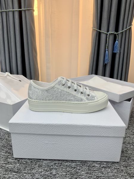 2022 casual shoes canvas embroidery lace up flats designer cotton dark blue women walking sneakers luxury woman running shoes letter oblique, Black
2022 casual shoes canvas embroidery lace up flats designer cotton dark blue women walking sneakers luxury woman running shoes letter oblique, Black