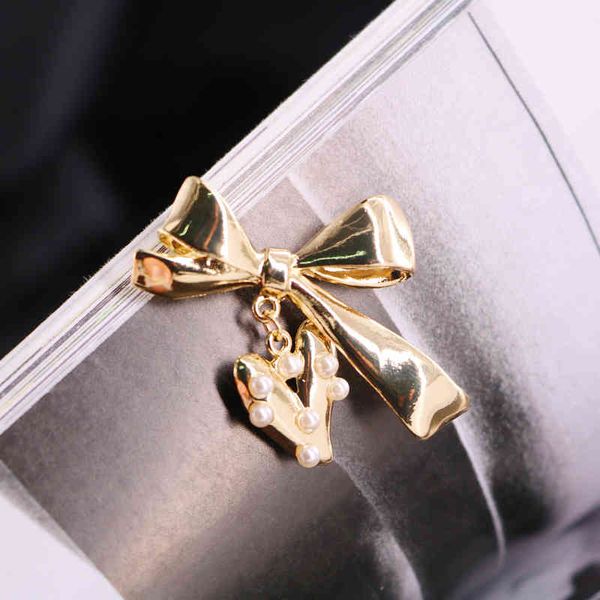 fashion new jewelry trend luxury brand designer wholesale ornaments d home metal bow pearl love autumn temperament lady style, Silver
fashion new jewelry trend luxury brand designer wholesale ornaments d home metal bow pearl love autumn temperament lady style, Silver