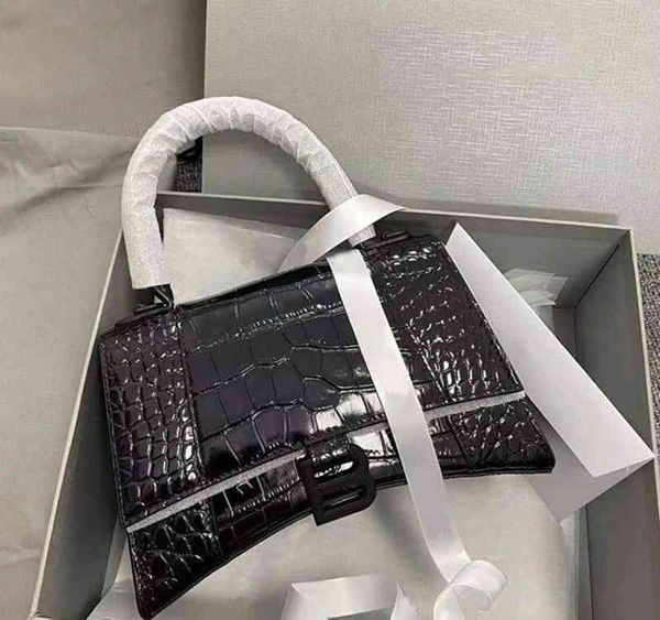 classic women bbbalencaigasss bags bag 2022 fashion b family high version women's bag crocodile hourglass leather one shoulder diagonal
classic women bbbalencaigasss bags bag 2022 fashion b family high version women's bag crocodile hourglass leather one shoulder diagonal