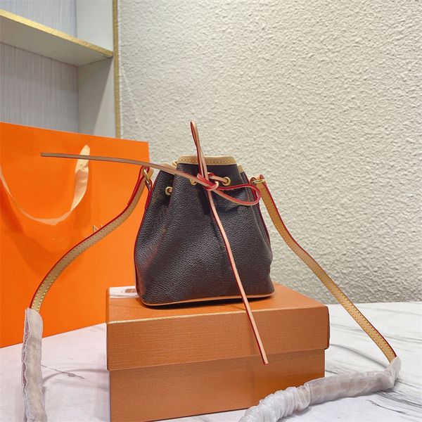 designer luxury women the tote bag fashion versatile handbags shoulder crossbody bags purse tories totes large capacity saddle wallets 7a ki
designer luxury women the tote bag fashion versatile handbags shoulder crossbody bags purse tories totes large capacity saddle wallets 7a ki