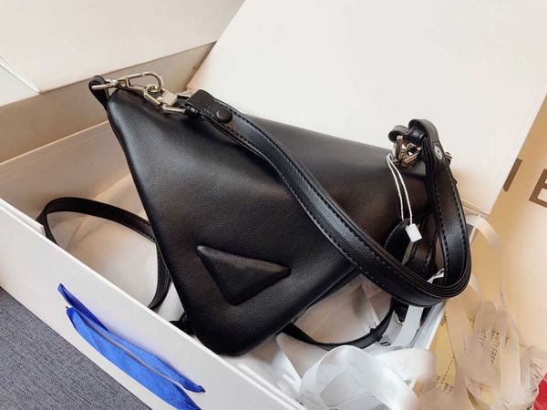 popularity trend factory direct sales cross body bag shoulder bags vintage charm high-quality handmade classic style luxury handbag
popularity trend factory direct sales cross body bag shoulder bags vintage charm high-quality handmade classic style luxury handbag