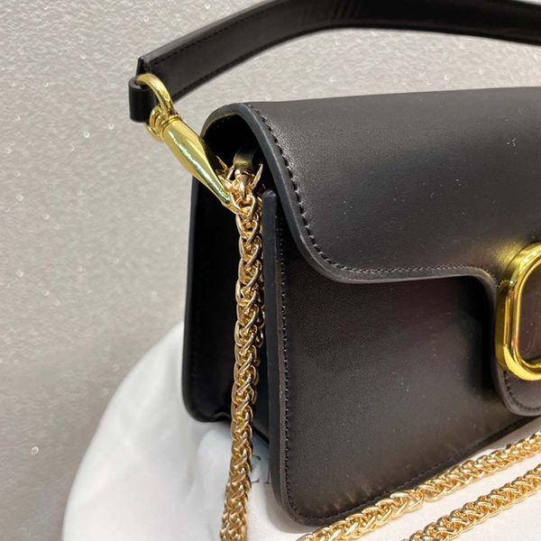2022 crossbody handbag designer handbags camera bag fationwomen handbags flap wallet stripes shoulder bags tassel pendant 7
2022 crossbody handbag designer handbags camera bag fationwomen handbags flap wallet stripes shoulder bags tassel pendant 7
