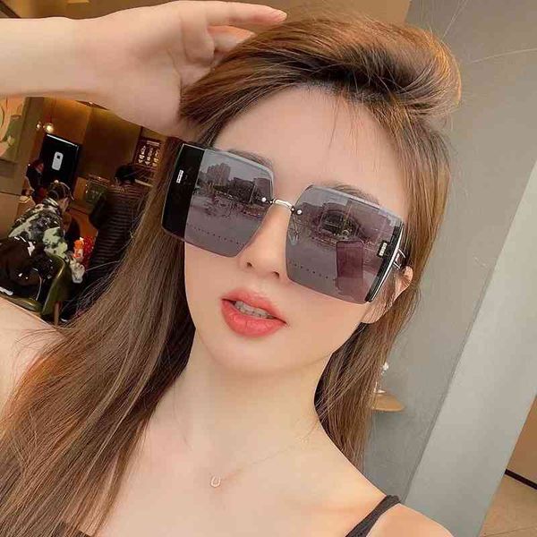 sunglasses same style box women's high-grade wind frame less trimming mesh red, White;black
sunglasses same style box women's high-grade wind frame less trimming mesh red, White;black