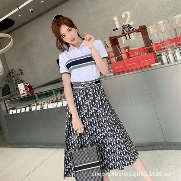 women's tracksuits designer pure summer dress slim fit short sleeve lapel t-shirt set women's 2022 new age reduced pleated skirt t, Gray
women's tracksuits designer pure summer dress slim fit short sleeve lapel t-shirt set women's 2022 new age reduced pleated skirt t, Gray