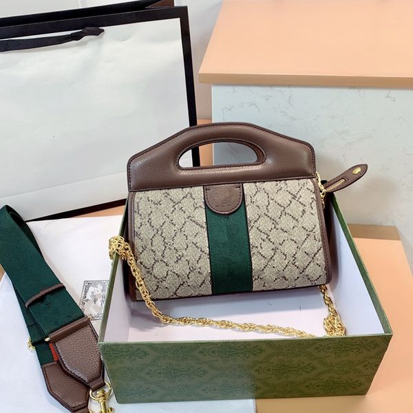 wholesale premium shoulder bag with chain and ribbon waist bag messenger bag designer letter pattern leather vintage
wholesale premium shoulder bag with chain and ribbon waist bag messenger bag designer letter pattern leather vintage