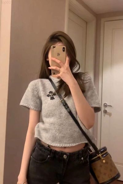 women's t-shirt designer niche design 2022 early spring new year fashion classic cross mohair short sleeved sweater women's blouse, White 
women's t-shirt designer niche design 2022 early spring new year fashion classic cross mohair short sleeved sweater women's blouse, White