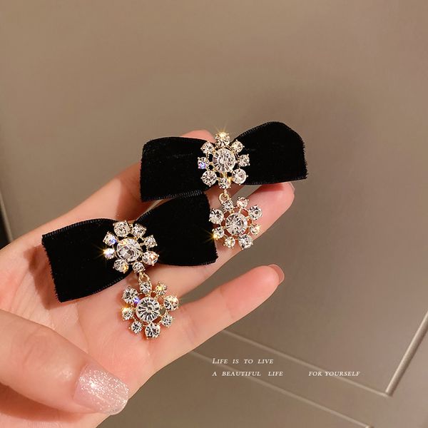 925 silver stud rhinestone-encrusted black bow earrings french retro flower temperamental earrings classic style elegant eardrop, Golden
925 silver stud rhinestone-encrusted black bow earrings french retro flower temperamental earrings classic style elegant eardrop, Golden
