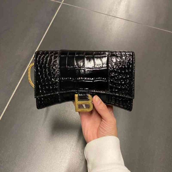 balencigabag hourglass designers black handbag crocodile embossed leather mini chain wallet
balencigabag hourglass designers black handbag crocodile embossed leather mini chain wallet