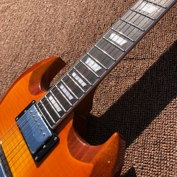 2022electric guitar,rosewood fingerboard,maple chrome hardware
2022electric guitar,rosewood fingerboard,maple chrome hardware