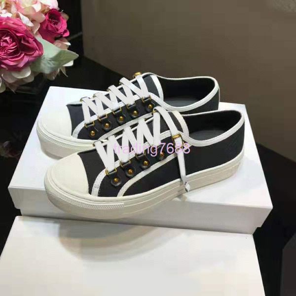 dress shoes d family letter small white shoes women's summer leisure thick soled increased lace up canvas flat soles, Black
dress shoes d family letter small white shoes women's summer leisure thick soled increased lace up canvas flat soles, Black
