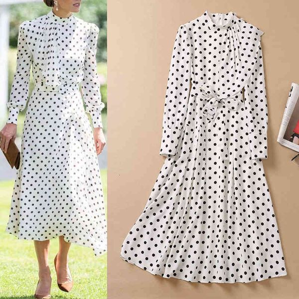casual dresses skirt early autumn stand collar wave point waist big swing dress with belt, Black;gray
casual dresses skirt early autumn stand collar wave point waist big swing dress with belt, Black;gray