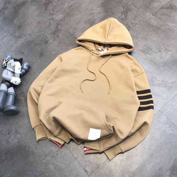winter yarn dyed four bars men's and women's casual plush hooded sweater fashion, Black
winter yarn dyed four bars men's and women's casual plush hooded sweater fashion, Black