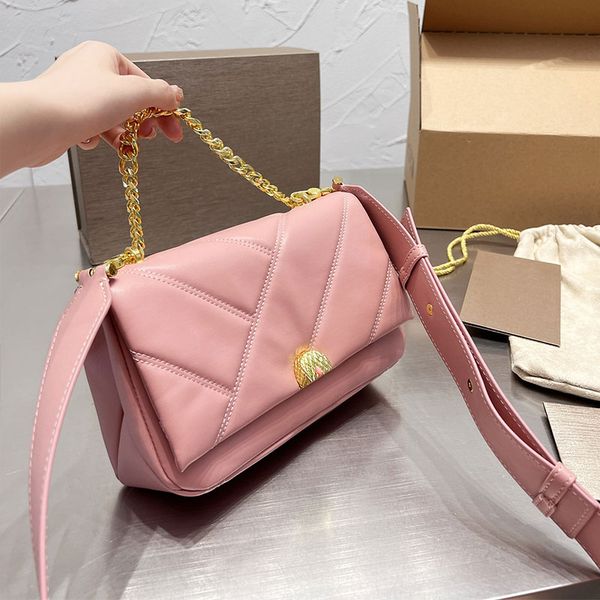 cowhide crossbody bag chains axillary bag women handbag messenger purse snakehead hasp hardware geometric thread detachable belt strap genui 
cowhide crossbody bag chains axillary bag women handbag messenger purse snakehead hasp hardware geometric thread detachable belt strap genui