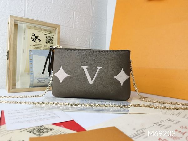 fashion men and women wallet card leather designer famous brand long european and american style matching box 65479, Red;black
fashion men and women wallet card leather designer famous brand long european and american style matching box 65479, Red;black