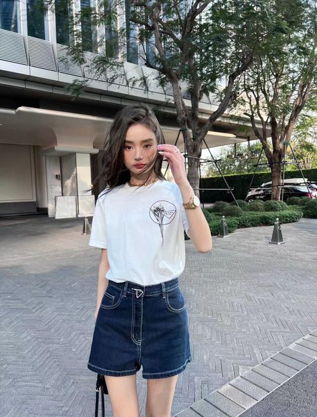 women's t-shirt designer chaopai 22 early spring new simple atmosphere fashion round neck printed short sleeve t-shirt e1b1, White
women's t-shirt designer chaopai 22 early spring new simple atmosphere fashion round neck printed short sleeve t-shirt e1b1, White