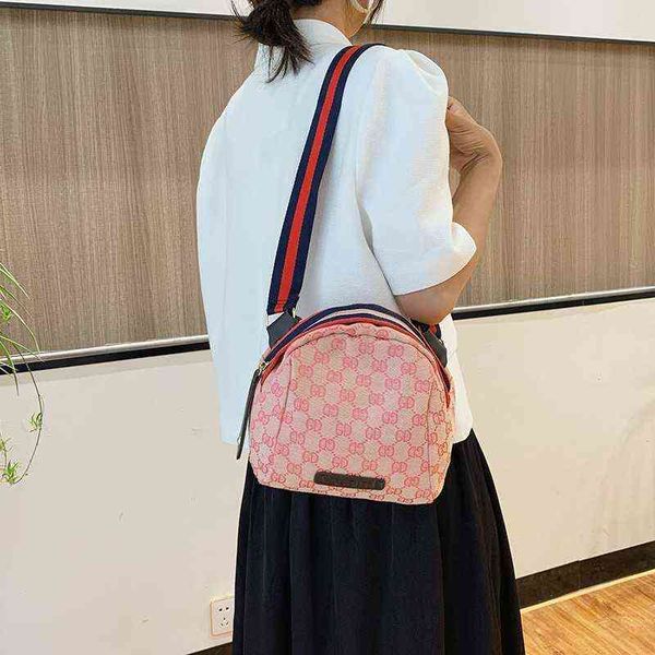factory online export designer brand bags new fashion women's canvas light and versatile printed single shoulder msenger
factory online export designer brand bags new fashion women's canvas light and versatile printed single shoulder msenger
