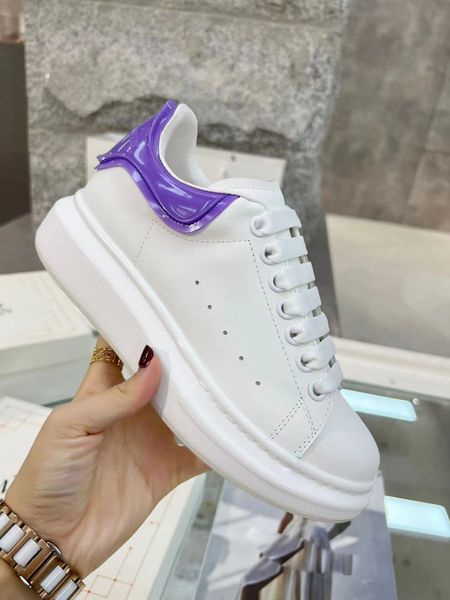 new2022 designer sneakers casual shoes luxury men's women's platform shoes black suede reflective tricolor white men's outdoo
new2022 designer sneakers casual shoes luxury men's women's platform shoes black suede reflective tricolor white men's outdoo