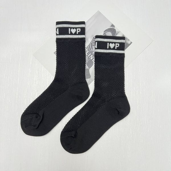 classic letter brand love calf socks fashion hosiery spring summer mesh hollowed hosierys designer middle tube sock al2f, Black;white
classic letter brand love calf socks fashion hosiery spring summer mesh hollowed hosierys designer middle tube sock al2f, Black;white
