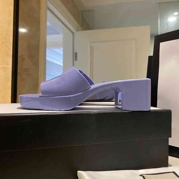 2022 new net brown sugar fruit color thick heeled sandals one line slipper antiskid and waterproof jelly fragrant shoes on beach, Black
2022 new net brown sugar fruit color thick heeled sandals one line slipper antiskid and waterproof jelly fragrant shoes on beach, Black