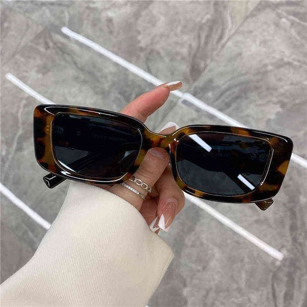 new fashion square small frame women sunglasses vintage designer shades for sunglasses black colorful men driving eyewear, White;black
new fashion square small frame women sunglasses vintage designer shades for sunglasses black colorful men driving eyewear, White;black